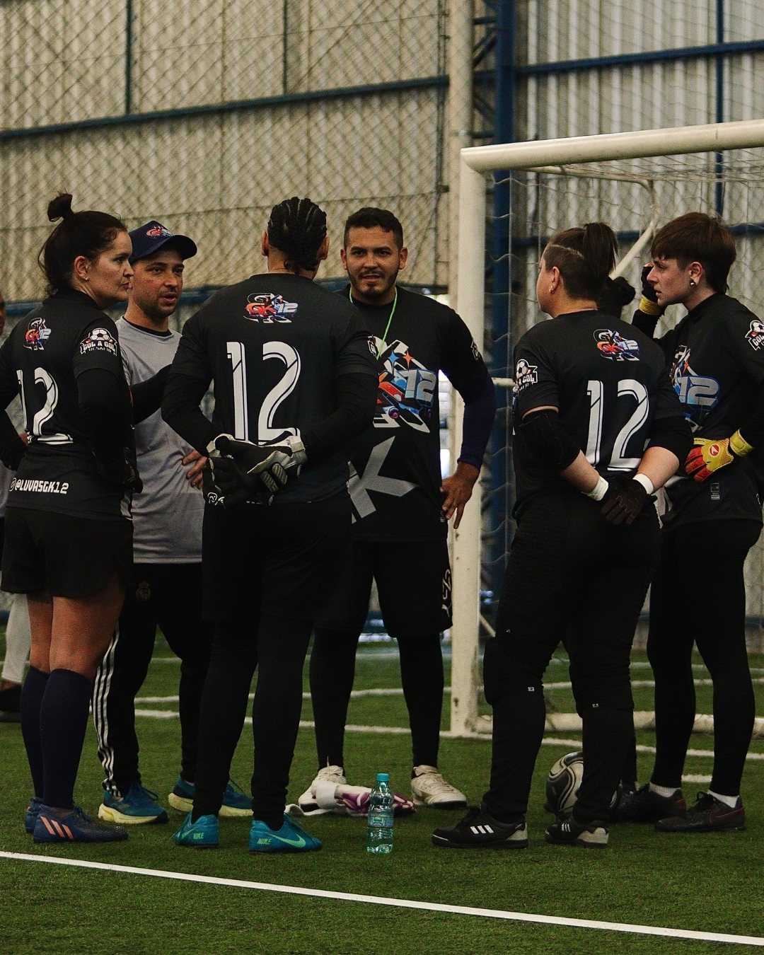 Goleiros conversando antes de uma partida do Gol a Gol em Curitiba